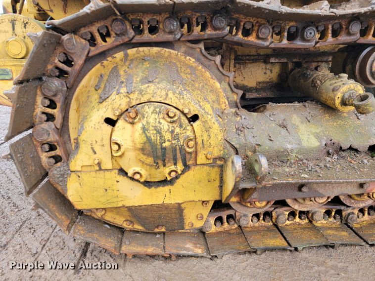 image for item JL9394 1975 Caterpillar D4D  pipelayer