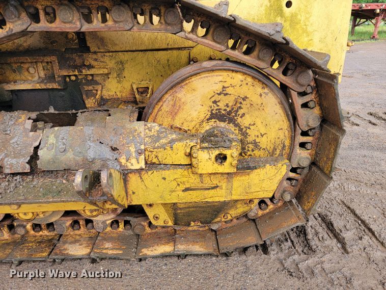 image for item JL9394 1975 Caterpillar D4D  pipelayer