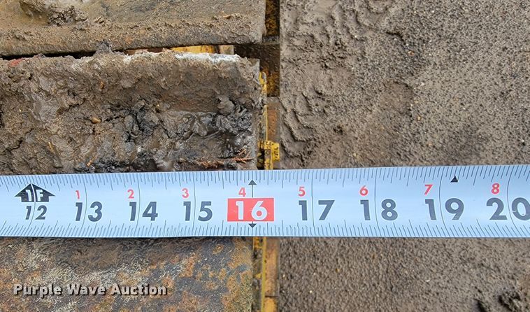 image for item JL9394 1975 Caterpillar D4D  pipelayer