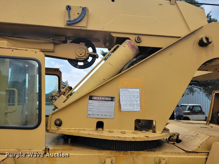 image for item JL9395 Grove RT58B  crane
