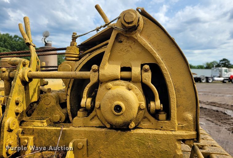 image for item JL9396 1967 Caterpillar 561B  pipelayer