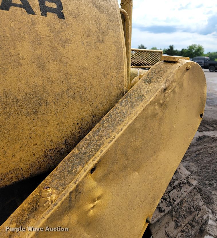 image for item JL9396 1967 Caterpillar 561B  pipelayer