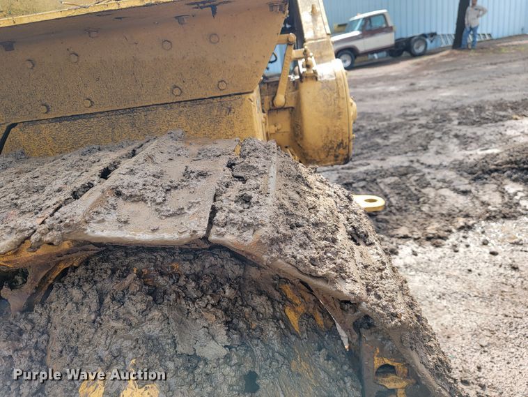 image for item JL9396 1967 Caterpillar 561B  pipelayer