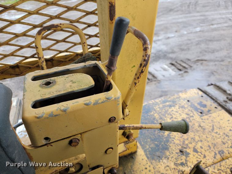 image for item JL9397 1992 Caterpillar D7G  dozer