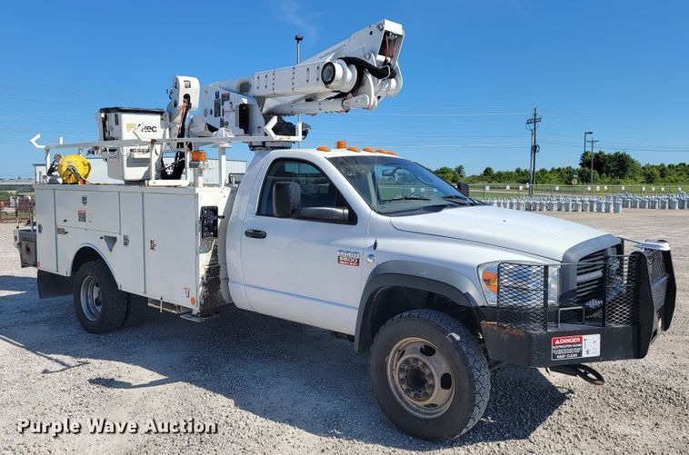 image for item JL9400 2009 Dodge Ram 5500HD  bucket truck
