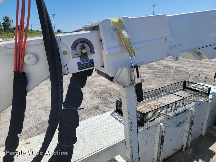 image for item JL9400 2009 Dodge Ram 5500HD  bucket truck