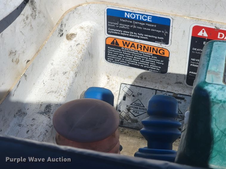 image for item JL9400 2009 Dodge Ram 5500HD  bucket truck