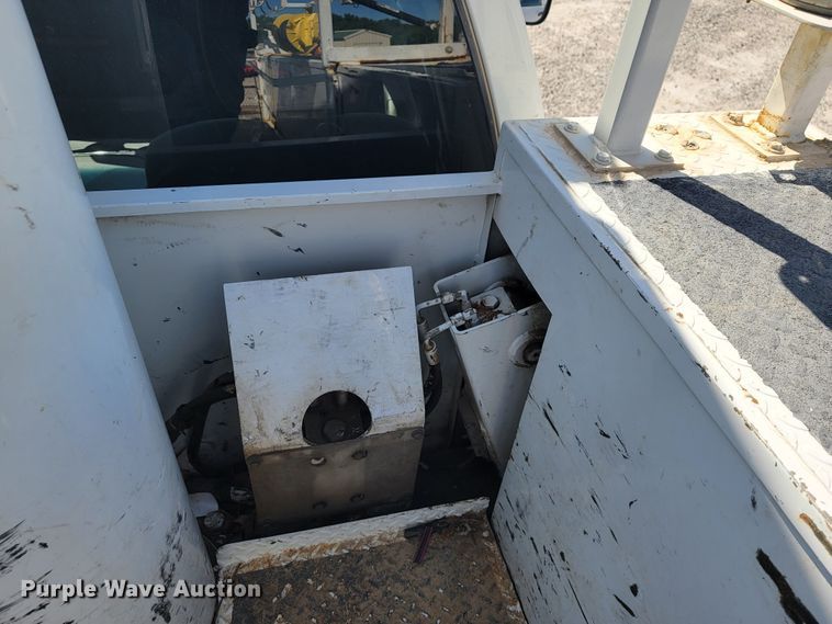 image for item JL9400 2009 Dodge Ram 5500HD  bucket truck