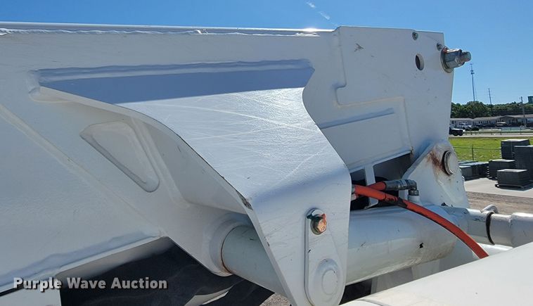 image for item JL9400 2009 Dodge Ram 5500HD  bucket truck