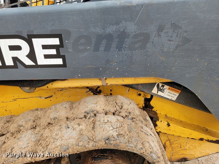 image for item JL9413 2012 John Deere 323D  tracked skid steer loader