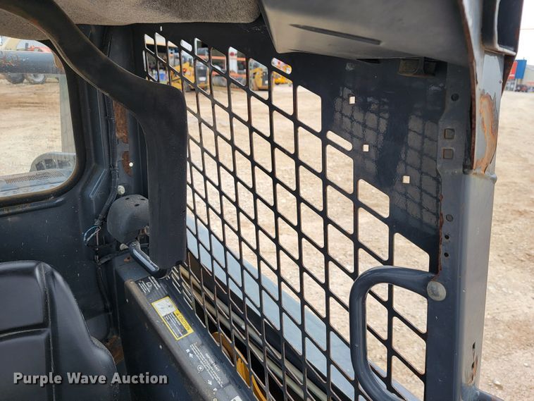 image for item JL9413 2012 John Deere 323D  tracked skid steer loader