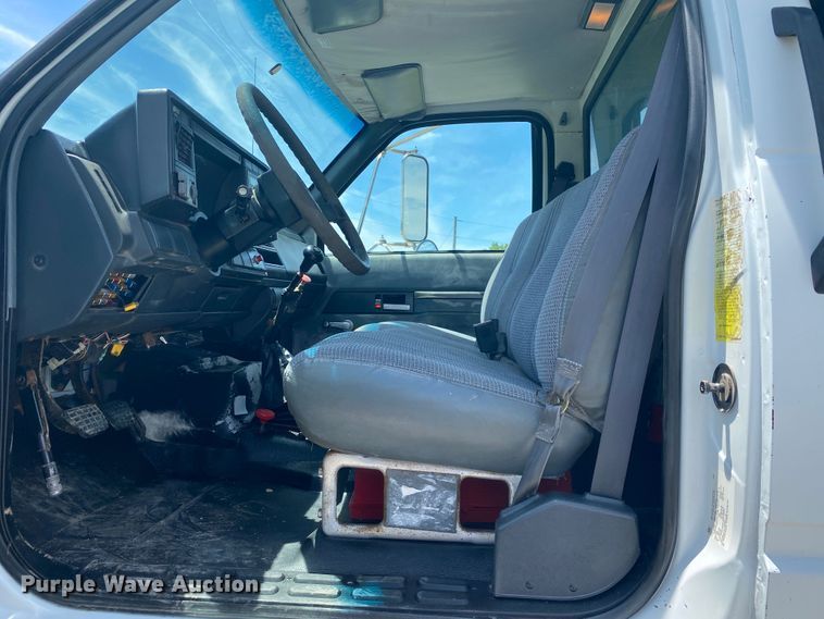 image for item JU9249 2000 Chevrolet C6500  dump flatbed truck