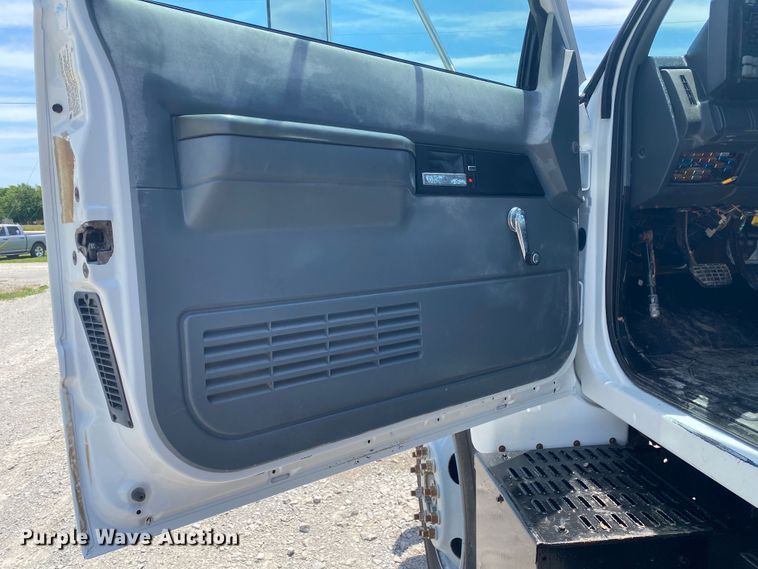 image for item JU9249 2000 Chevrolet C6500  dump flatbed truck