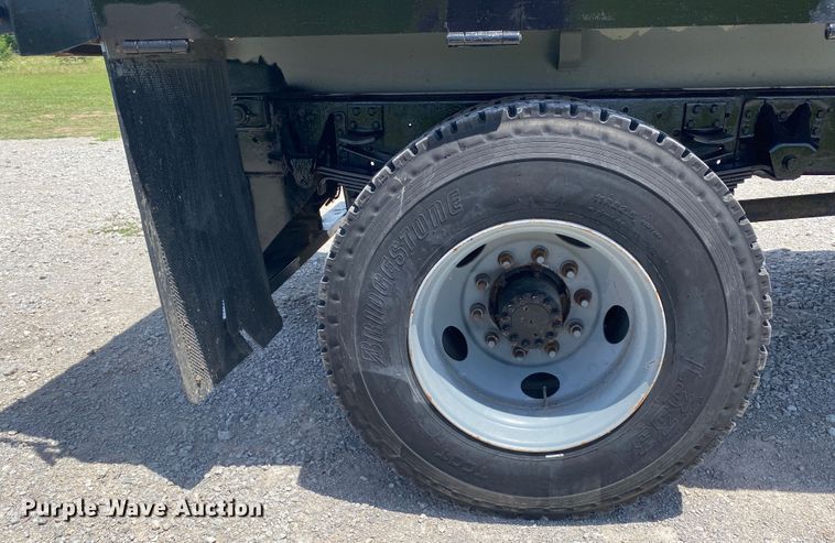 image for item JU9249 2000 Chevrolet C6500  dump flatbed truck