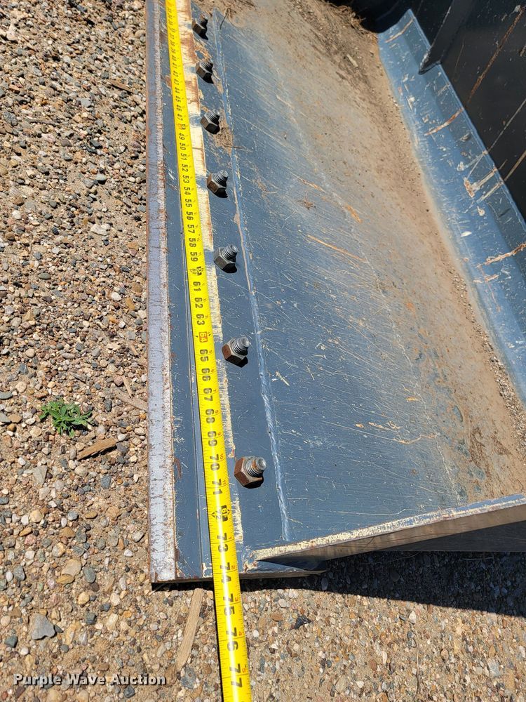 image for item KA9305 2016 Mustang 608  wheel loader