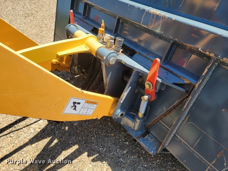 image for item KA9305 2016 Mustang 608  wheel loader