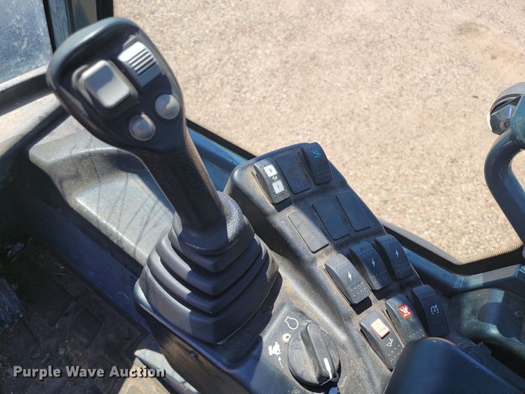 image for item KA9305 2016 Mustang 608  wheel loader