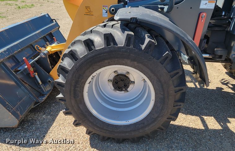 image for item KA9305 2016 Mustang 608  wheel loader