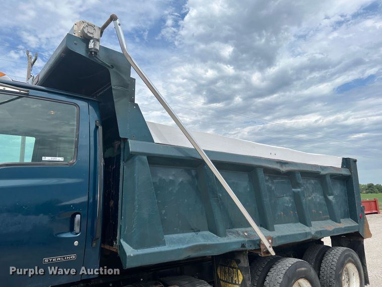 image for item KC9905 2000 Sterling L9511  dump truck