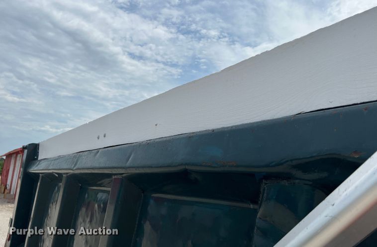 image for item KC9905 2000 Sterling L9511  dump truck