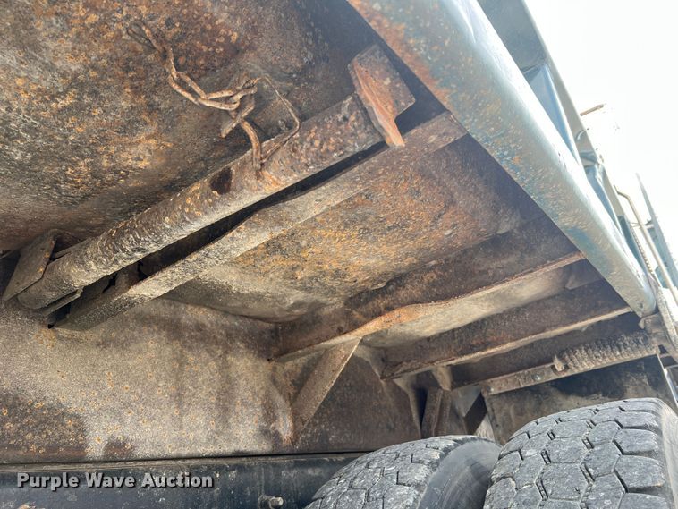 image for item KC9905 2000 Sterling L9511  dump truck