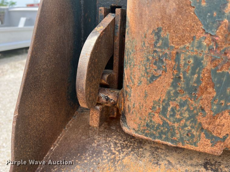 image for item KC9905 2000 Sterling L9511  dump truck