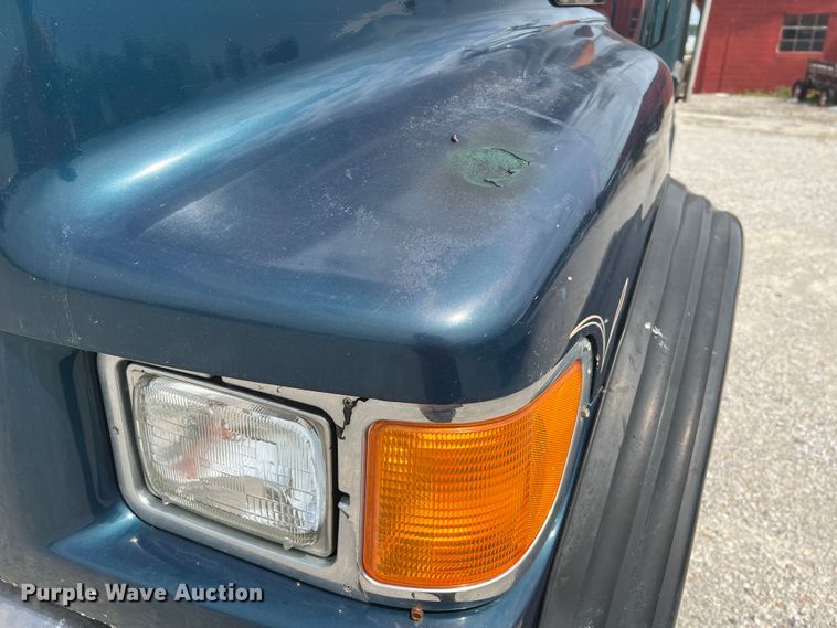 image for item KC9905 2000 Sterling L9511  dump truck