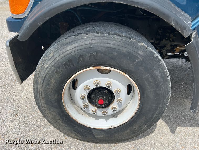 image for item KC9905 2000 Sterling L9511  dump truck