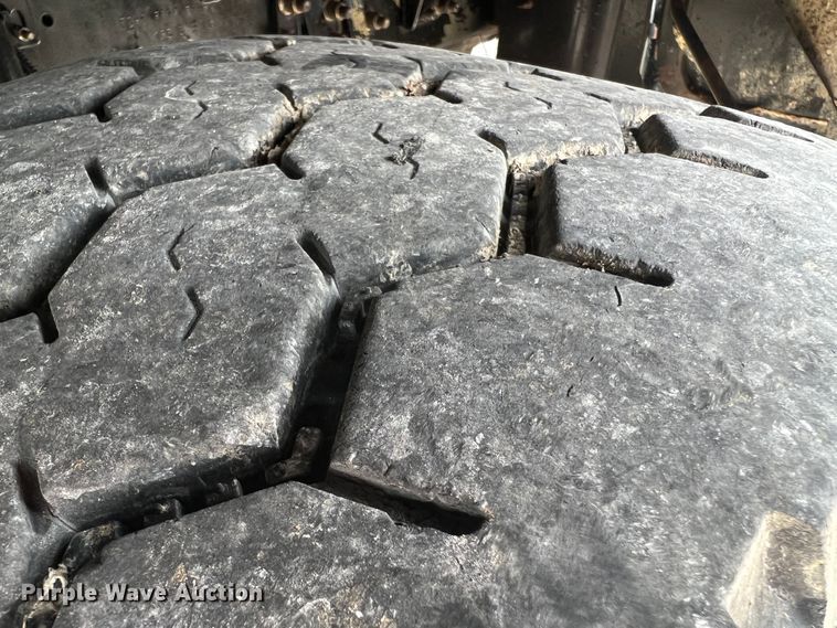 image for item KC9905 2000 Sterling L9511  dump truck