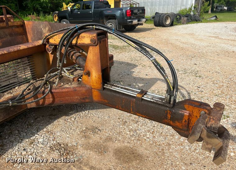 image for item KC9910 1983 Reynolds 8CF  scraper