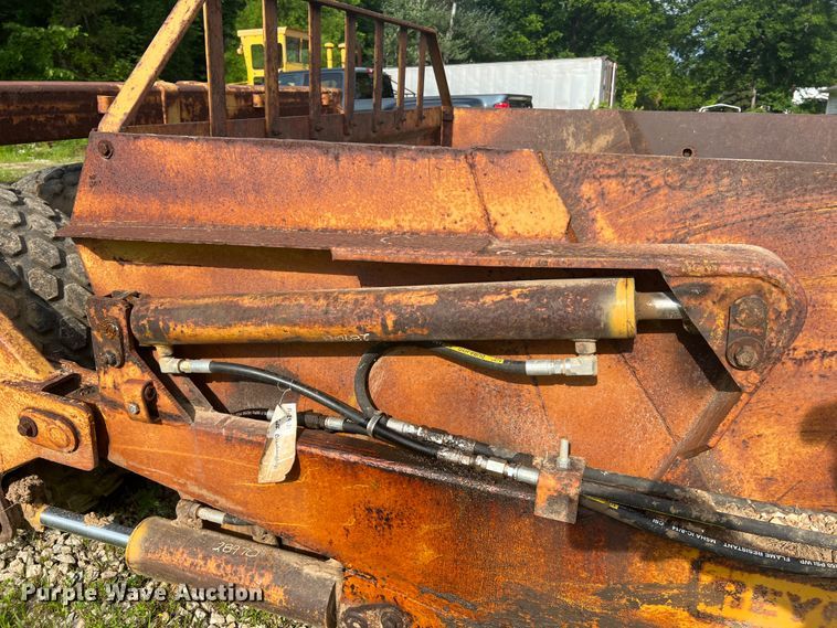 image for item KC9910 1983 Reynolds 8CF  scraper