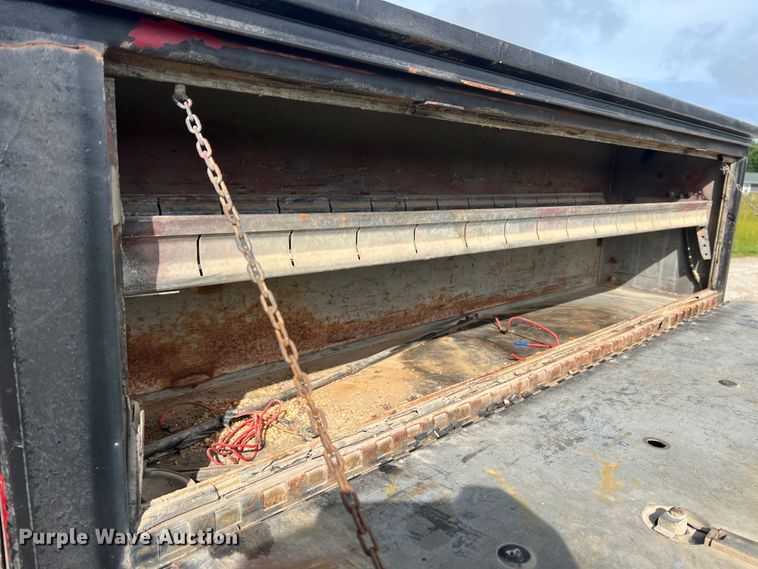 image for item KC9930 2001 Chevrolet Silverado 1500  utility bed pickup truck