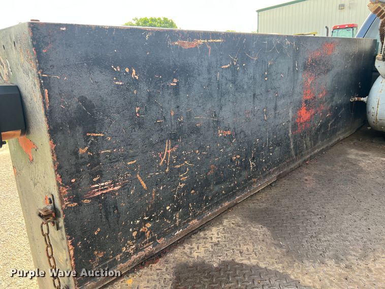 image for item KC9930 2001 Chevrolet Silverado 1500  utility bed pickup truck