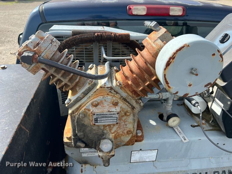 image for item KC9930 2001 Chevrolet Silverado 1500  utility bed pickup truck