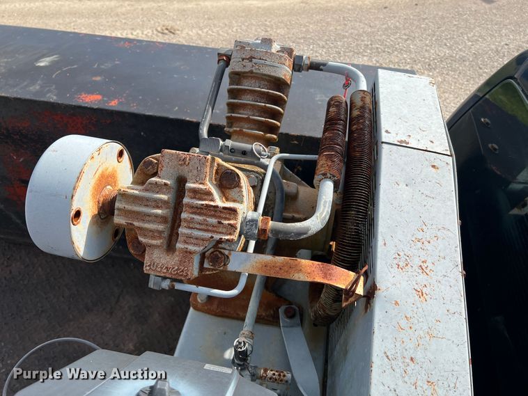 image for item KC9930 2001 Chevrolet Silverado 1500  utility bed pickup truck