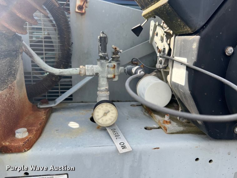 image for item KC9930 2001 Chevrolet Silverado 1500  utility bed pickup truck