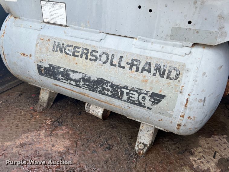 image for item KC9930 2001 Chevrolet Silverado 1500  utility bed pickup truck