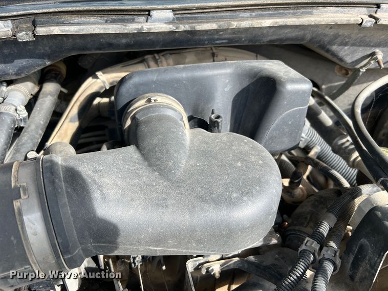 image for item KC9930 2001 Chevrolet Silverado 1500  utility bed pickup truck