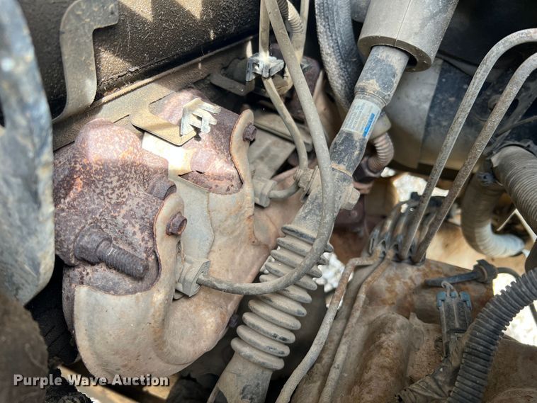 image for item KC9930 2001 Chevrolet Silverado 1500  utility bed pickup truck