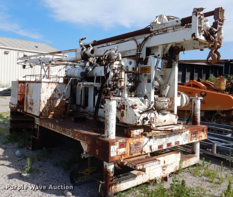 image for item KR9246 1997 CME 75  drilling rig truck bed