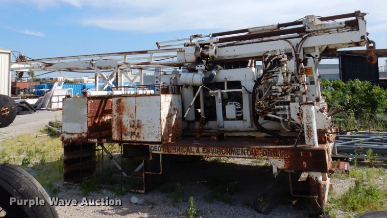 image for item KR9246 1997 CME 75  drilling rig truck bed