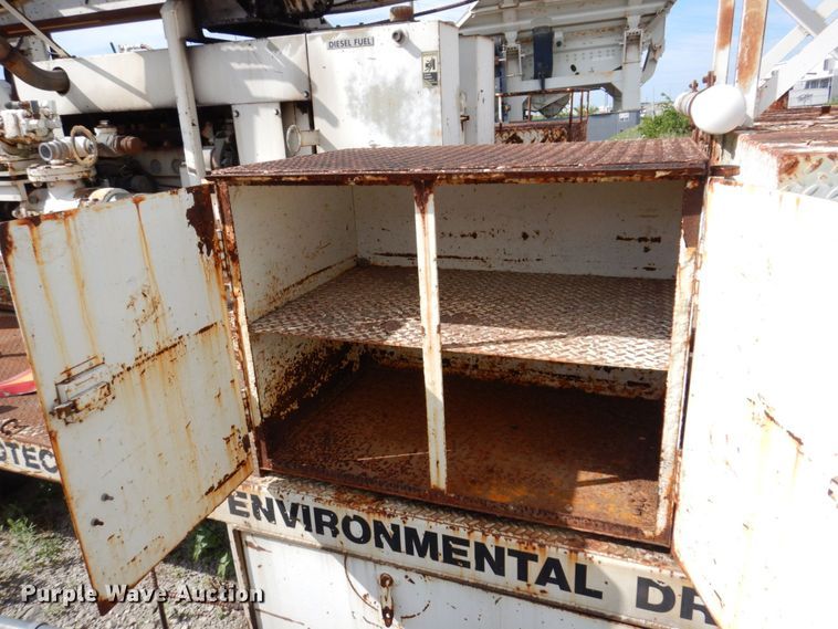 image for item KR9246 1997 CME 75  drilling rig truck bed