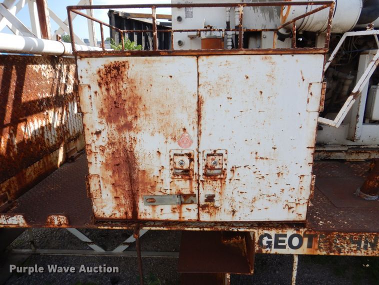 image for item KR9246 1997 CME 75  drilling rig truck bed