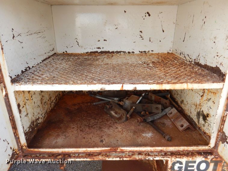 image for item KR9246 1997 CME 75  drilling rig truck bed