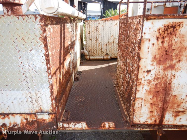 image for item KR9246 1997 CME 75  drilling rig truck bed