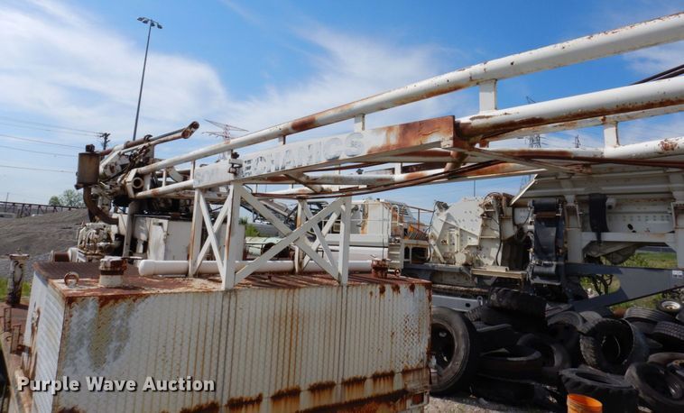 image for item KR9246 1997 CME 75  drilling rig truck bed