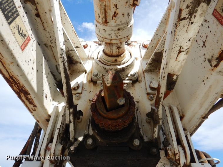 image for item KR9246 1997 CME 75  drilling rig truck bed