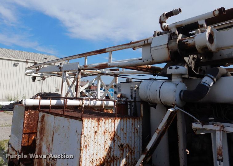 image for item KR9246 1997 CME 75  drilling rig truck bed