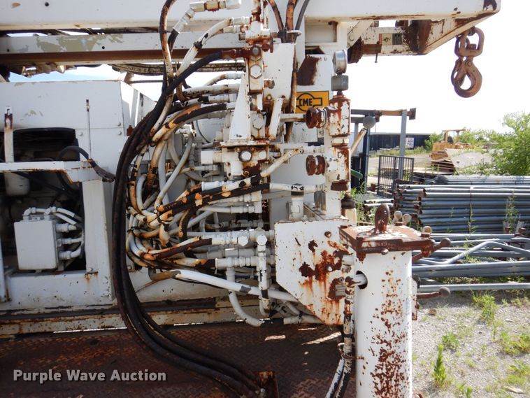 image for item KR9246 1997 CME 75  drilling rig truck bed