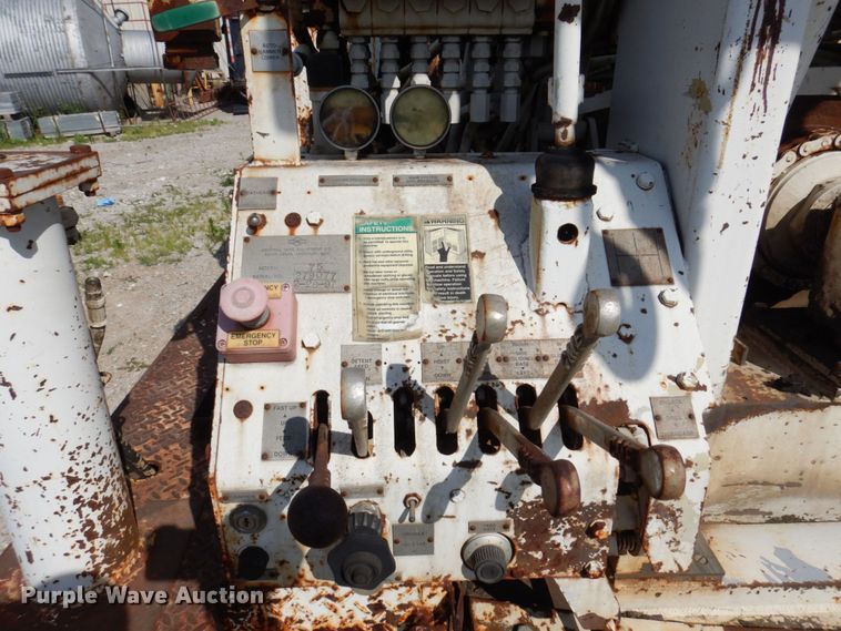 image for item KR9246 1997 CME 75  drilling rig truck bed